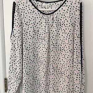 Maurices long sleeve top with heart pattern